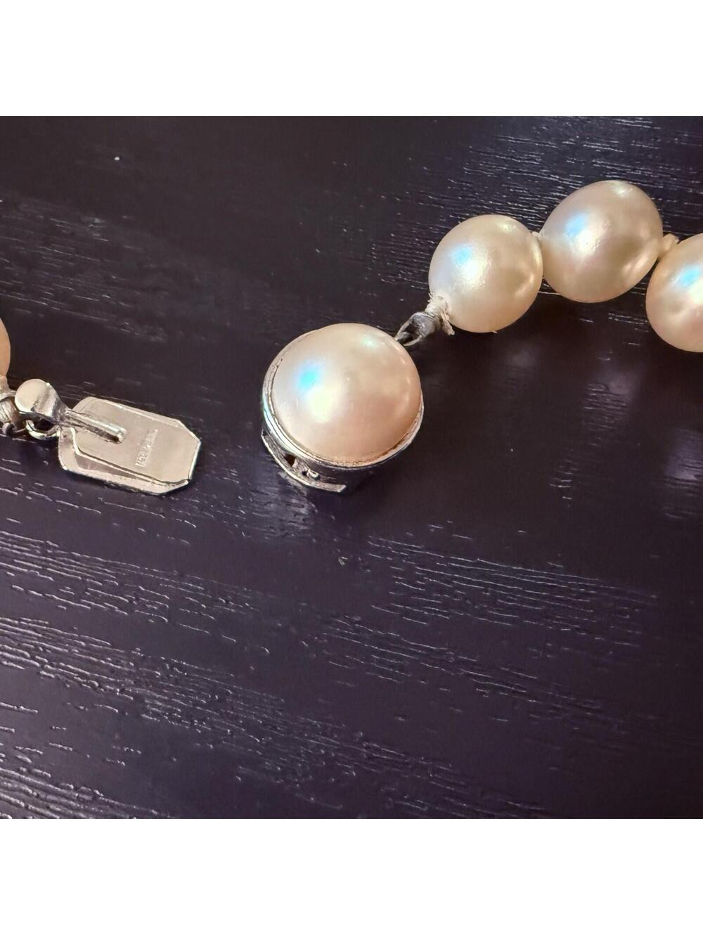 VINTAGE WOMEN'S CINER FAUX PEARL‎ HAND KNOTED NECKLACE: 14":  8MM 925 clasp